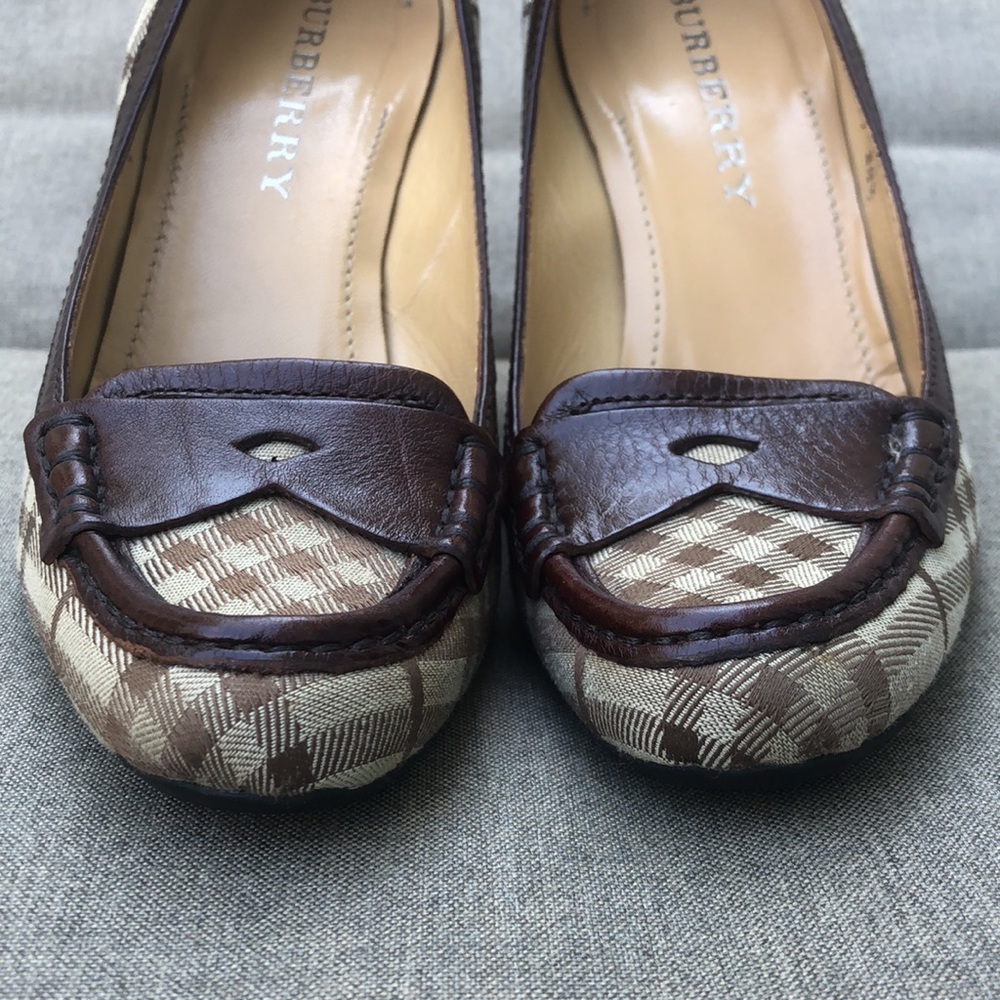BURBERRY Signature Plaid Loafer Pump - Picture 5 of 12